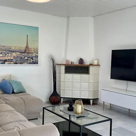 Stadthaus Lotus 别墅 金茨堡